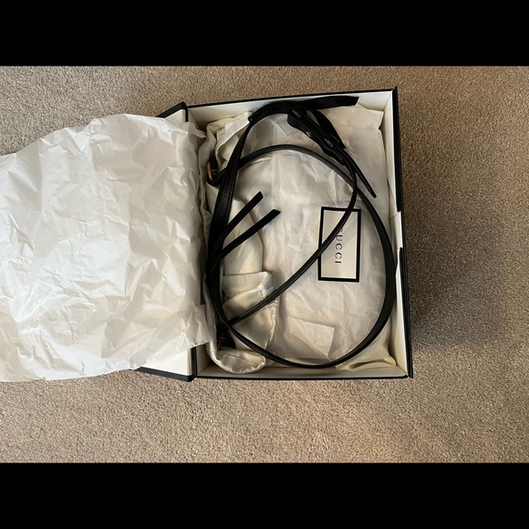 SOLD - Gucci GG Marmont Small Matelassé Shoulder Bag - Picture 3 of 10